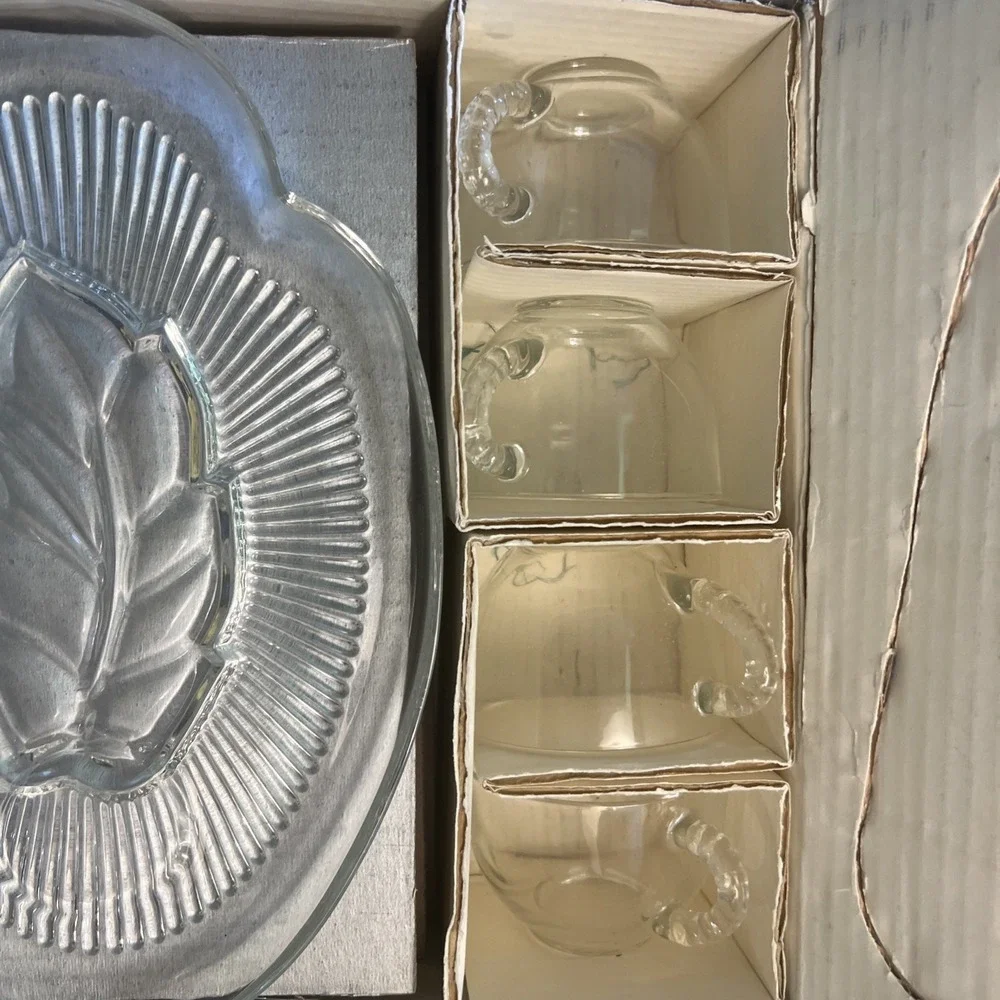 Vintage Woolworth's Federal Glass Snack Set Crystal Leaf 1959, 4 Place Settings